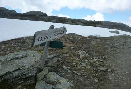 "Trolltunga" أجمل موقع طبيعي لعام 2012